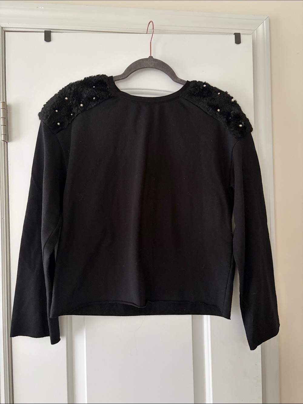 Zara Black Sweatshirt with Faux-Fur Pearl-Embellished Shoulders